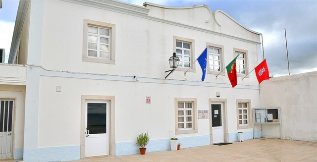 M fre freguesia sines 1 980 2500 1 640 2500